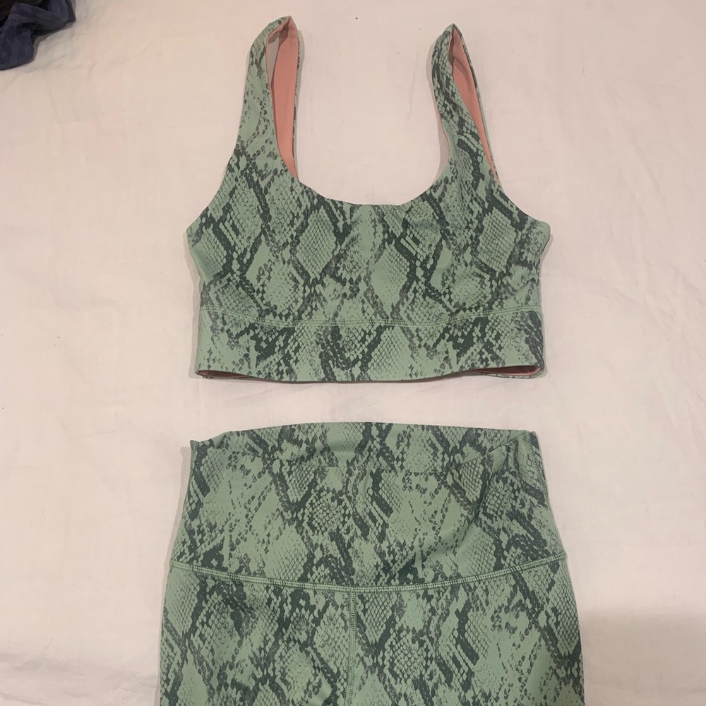 Fabletics matching leggings (S)  and sports bra (XS) set